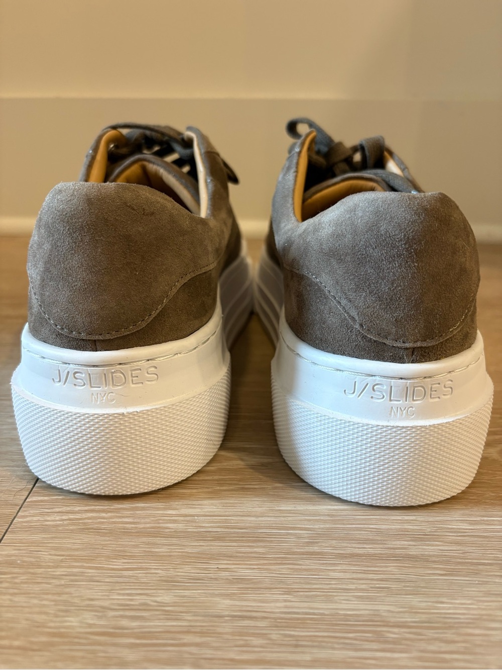 Women’s Suede Casual Sneakers in taupe - Low Top Lace-Up NEW - Picture 8 of 9